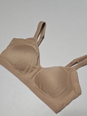Warner's Beige Wireless Seamless Padded Bra Size M